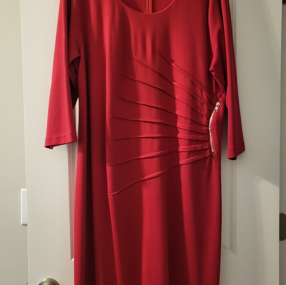 Monroe &Main Elegant Pleated Front Sheath Dress - Picture 1 of 4
